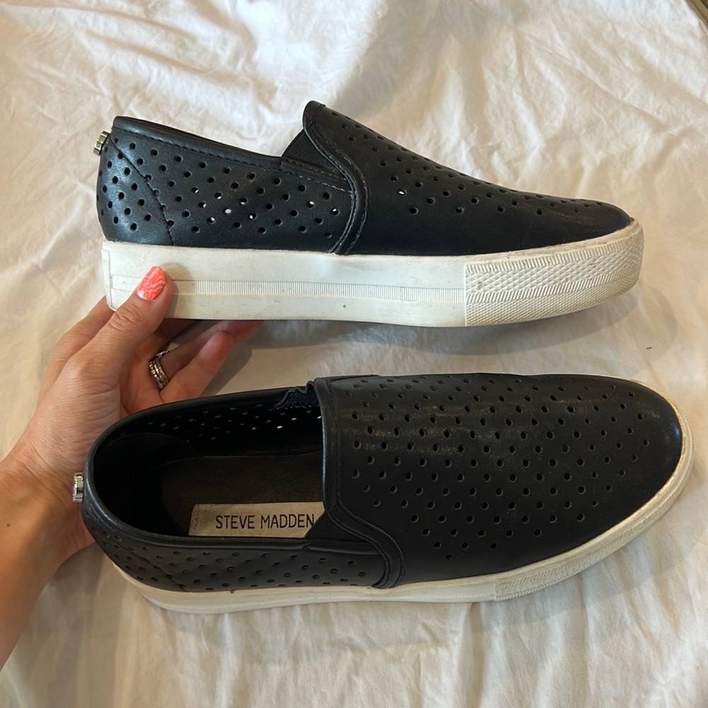 Steve Madden black slip ons